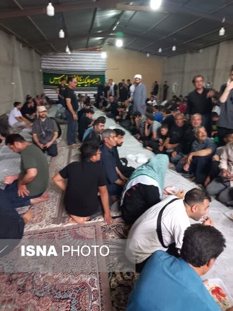 فعالیت موکب «معلمانفردا» در مهران/از پذیرایی و اسکان تا مکانیکی صلواتی