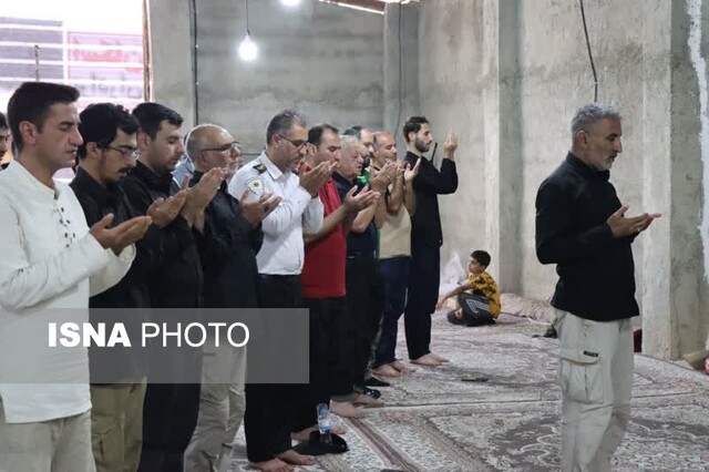 فعالیت موکب «معلمانفردا» در مهران/از پذیرایی و اسکان تا مکانیکی صلواتی