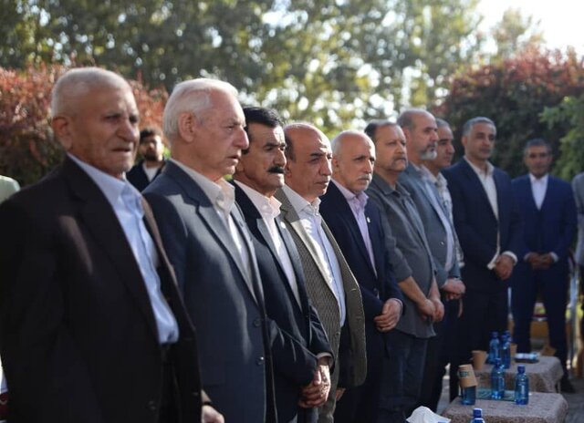 برگزاری مراسم نکوداشت نامداران فرهنگ و هنر ایلام در قلعه تاریخی والی