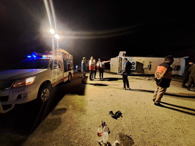 واژگونی مینیباس زائران عتبات در محور ایلام ـ سرابله / یک کشته و ۱۸ مصدوم واژگونی مینیباس زائران عتبات در محور ایلام ـ سرابله / یک کشته و ۱۸ مصدوم