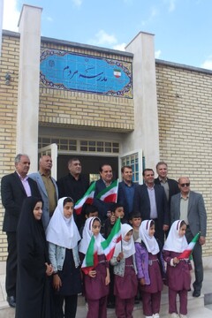 استاندار ایلام: مدرسه‌سازی حتی در شرایط تهدیدها متوقف نمی‌شود