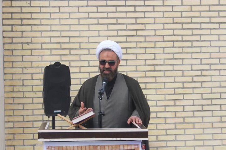 استاندار ایلام: مدرسهسازی حتی در شرایط تهدیدها متوقف نمیشود