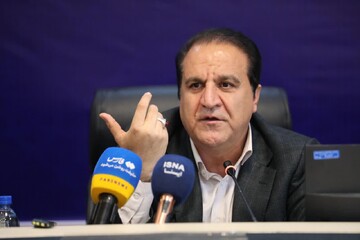 تأکید استاندار ایلام بر تشدید نظارت و ساماندهی زنجیره تأمین مرغ در شرایط جنگی