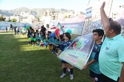 طنین‌انداز شدن شعار اتحاد در ورزشگاه تختی ایلام/جشن بزرگ «روز جهانی فوتبال» برگزار شد