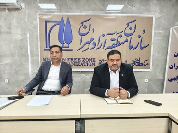 برگزاری نشست توجیهی جذب سرمایه‌گذار برای سامانه مدیریت واردات خودرو در منطقه آزاد مهران