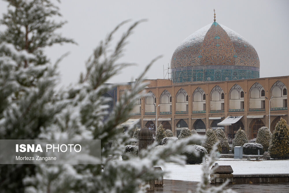 نقدی بر اظهارنظر وزیر میراث دربارۀ مرمت گنبد شیخ لطف‌الله