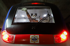 عملیات ضد عفونی کردن واگن های خط یک مترو اصفهان