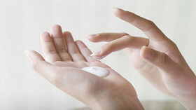 ضرورت استفاده از کرم آب‌رسان برای حفاظت از پوست دست 
