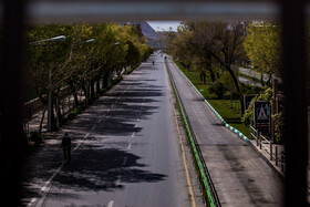 نمای خیابان ارتش در دوازدهمین روز فروردین و اجرای طرح فاصله گذاری اجتماعی 