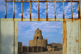 نمای یکی از برجهای کبوتر «روستای گَوَرت» که شخصی سازی شده، اما احتمال تخریب آن وجود دارد.