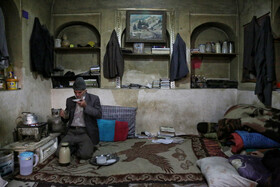 آقای صمدیه لباف از مالکین قدیمی "خانه تاریخی صمدیه لباف" که یک حب بنا متعلق به ایشان است و گاهی روز های خود را در آنجا سپری می کند.