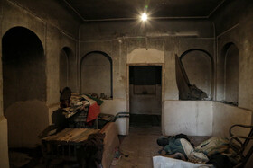 مالکین "خانه تاریخی صمدیه لباف" هنوز موفق به دریافت مجوز برای مرمت و بازسازی بنا نشده اند. و مقداری از وسایل آنها در این خانه قرار دارد.