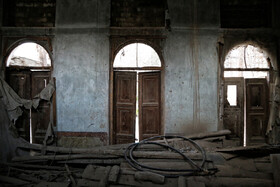 "خانه تاریخی صمدیه لباف" حدود ۲۷ اتاق دارد که دو اتاق توسط مالکین پلاک مجاور و ساخت و ساز غیر قاونی آنها تخریب شده است.