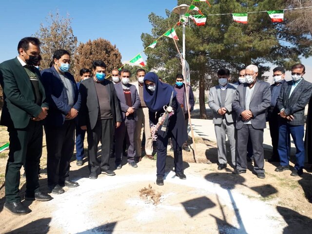 آغاز توسعه باغ بانوان خمینی‌شهر