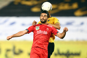 دیدار تیم های سپاهان و پرسپولیس