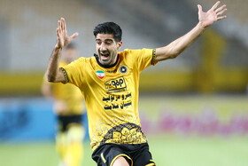 دیدار تیم های سپاهان و پرسپولیس