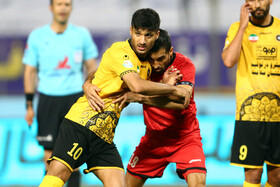 دیدار تیم های سپاهان و پرسپولیس