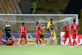 دیدار تیم های سپاهان و پرسپولیس