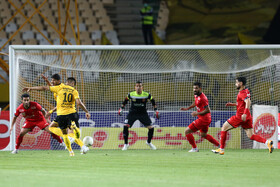 دیدار تیم های سپاهان و پرسپولیس