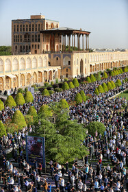 اقامه نماز عید فطر در میدان نقش جهان - اصفهان