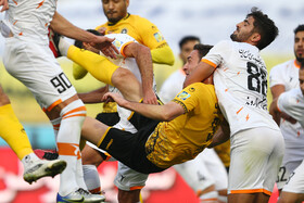 از هفته بیست و سوم لیگ برتر فوتبال، یکشنبه ۲۶ اردیبهشت ماه، تیمهای سپاهان و مس رفسنجان در ورزشگاه نقشجهان به مصاف هم رفتند که این دیدار در نهایت با نتیجه پنج بر یک به سود سپاهان به پایان رسید.