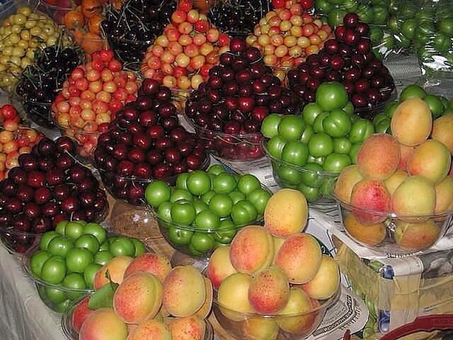 در قیمت‌گذاری میوه در اصفهان تخلف نداریم، تقلب داریم