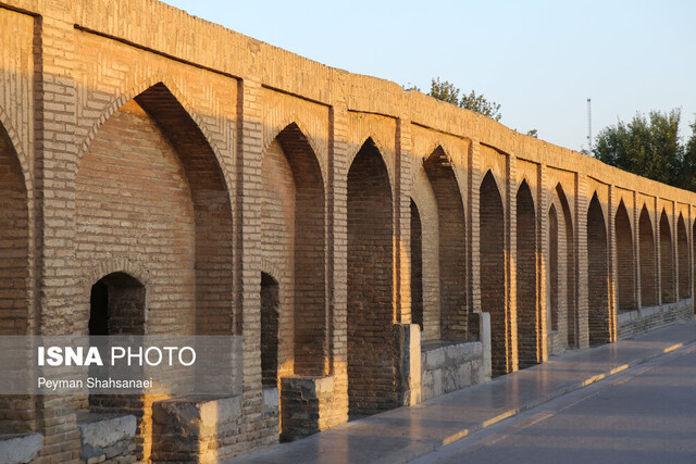 مرمت سی‌وسه‌پل آغاز شد