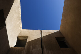 آبخوان دشت اصفهان - برخوار با مساحت ۱۶۰۶ کیلومتر، طی ۱۵ سال اخیر با ۲.۹ میلیارد مترمکعب با کسری آب مواجه شده، از سوی دیگر سالانه ۳۵۹ میلیون مترمکعب به این کسری اضافه می شود.