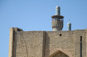 اثرات فرونشست در دیوار بازارهای اطراف مسجد جامع عباسی در اصفهان