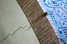 اثرات فرونشست در سردر ورودی خیابان سپه در میدان نقش جهان اصفهان