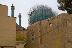 اثرات فرونشست در منازل مسکونی محدوده اطراف مسجد جامع عباسی در اصفهان