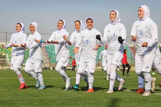 سپاهان ملی پوشان را گلباران کرد/ جشنواره گل ذوبیها با هتریک و سوپرگل فرهمند سپاهان ملی پوشان را گلباران کرد/ جشنواره گل ذوبیها با هتریک و سوپرگل فرهمند