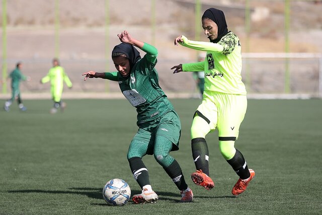 تساوی گاندوها در یک بازی کسل کننده /
ذوب آهن ۱-۱ بانوان البرز تساوی گاندوها در یک بازی کسل کننده /
ذوب آهن ۱-۱ بانوان البرز