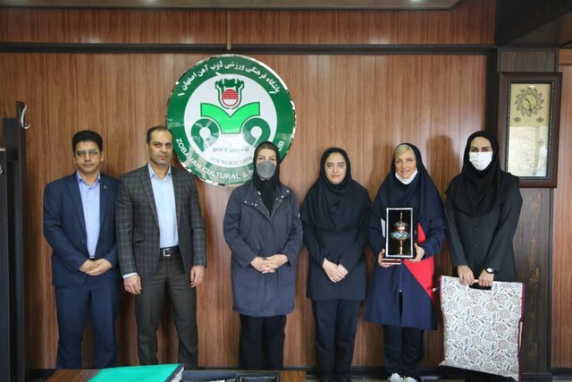 سرمربی تیم ملی والیبال بانوان به باشگاه ذوبآهن رفت + عکس سرمربی تیم ملی والیبال بانوان به باشگاه ذوبآهن رفت + عکس