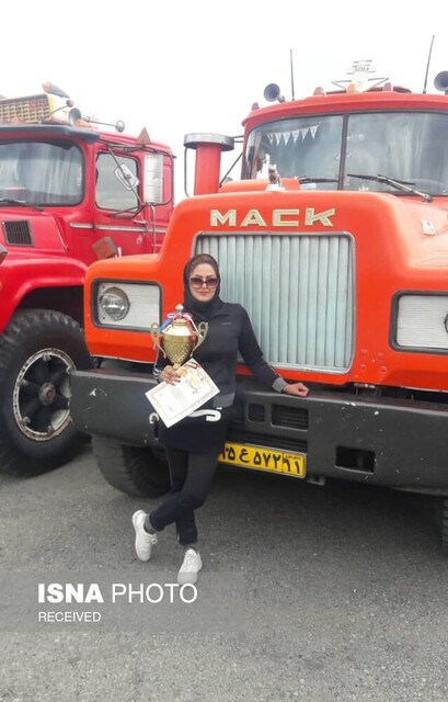 زنی که فرمان زندگی را به دست گرفت