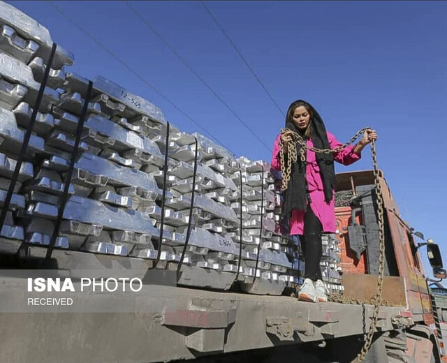 زنی که فرمان زندگی را به دست گرفت