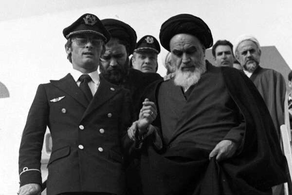 ۱۲ بهمن؛ روزی تکرار نشدنی که در خاطرهها ماند... ۱۲ بهمن؛ روزی تکرار نشدنی که در خاطرهها ماند...