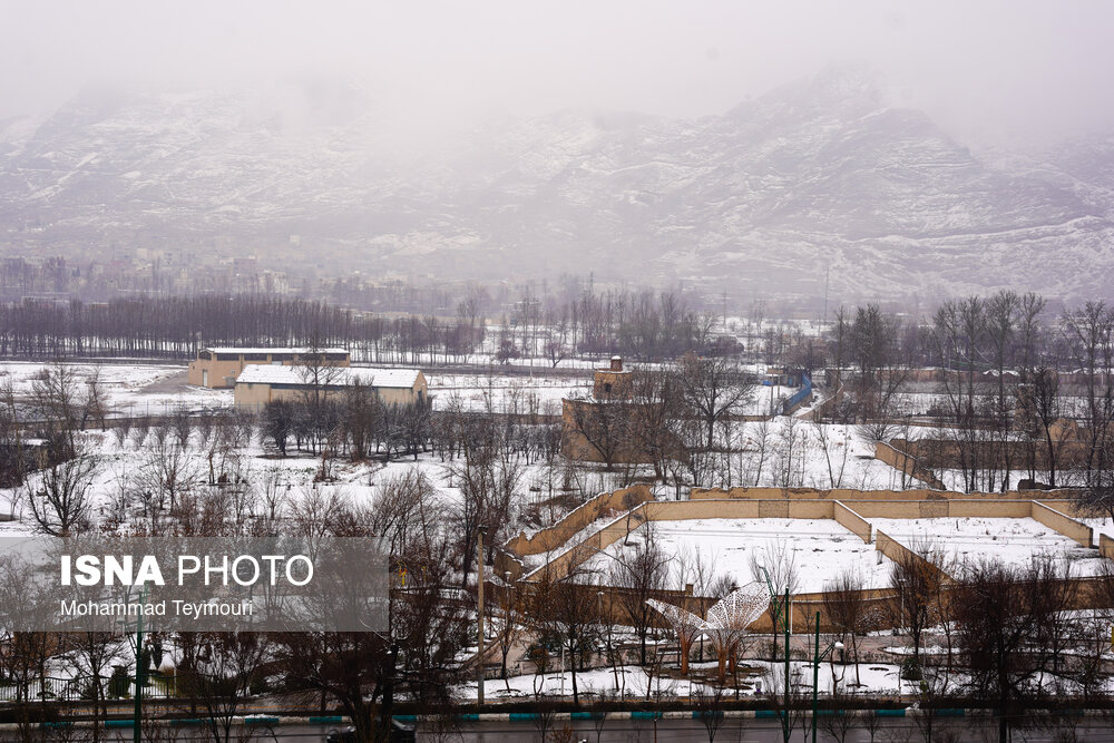 برف‌روبی ۹۲۰۰ کیلومتر از محورهای استان اصفهان با تلاش بیش از ۱۰۰ تیم راهداری