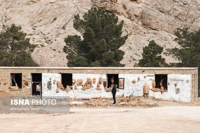 گالری گِلی؛ پاتوق هنرنمایی رهگذران