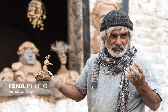 گالری گِلی؛ پاتوق هنرنمایی رهگذران