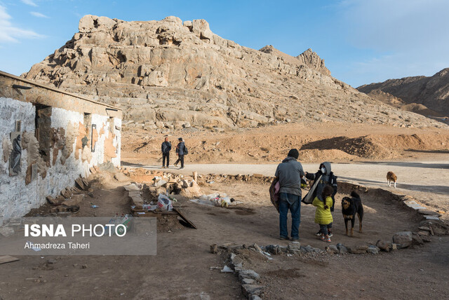 گالری گِلی؛ پاتوق هنرنمایی رهگذران