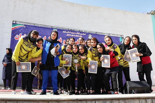 معرفی تیمهای برتر لیگهای فوتبال و فوتسال
استان اصفهان