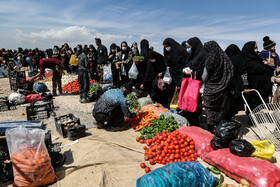"چهارشنبه بازار" حصه در زمین های خاکی ومتروکه، یکی از مراکز اصلی تامین مایحتاج مردم است. 