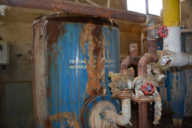 کمر استخر گلپایگان زیر بار بیتوجهیها شکست