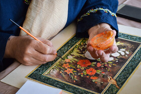 اصفهان شهر بسیار خوبی برای فروش آثار هنری اش است اما زمانی که گردشگران خارجی در شهر رفت و آمد داشته باشند.