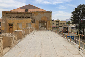 اللهیاری گفته بود: «ادارهکل نوسازی مدارس اصفهان، باید طرح مرمت را آماده و ارائه کند. میراث هم طرح مرمت را تصویب میکند و ناظر برای آن میگذارد که کار انجام شود دیگر نیازی به جلسه ندارد و مشخص است. آنها در این محل، مالک هستند، بنابراین با توجه به اینکه مدرسه باید حفاظت شود، مکاتبات لازم را در این خصوص صورت دادهایم.»