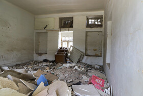 انبارکردن وسایل در برخی از کلاسهای مدرسه و به مرور متروکه شدن فضاهای مختلف مدرسه، بیشتر کلاسهای این مدرسه قدیمی را به انباریهای متروکه تبدیل کرده است.