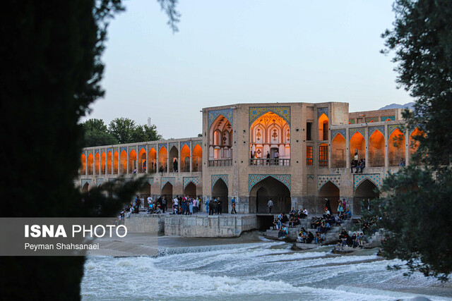 نامش زاینده‌رود، اما خشک‌رود است