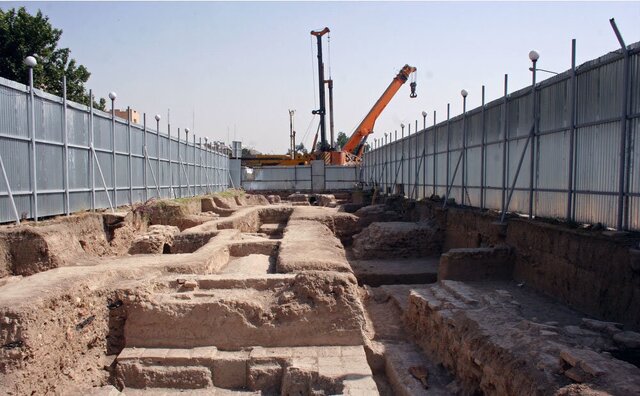 اصلاح تابلوی معرفی کاخ جهاننما بعد از پنج سال