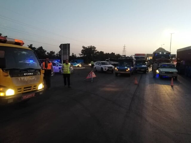 تصادف زنجیرهای ۳۰ دستگاه خودرو در اصفهان